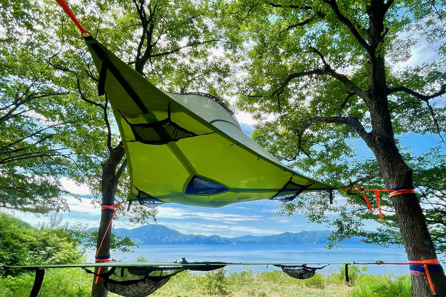 狙うは天空キャンプ!? いま大注目の「ツリーテント」を体験しておく