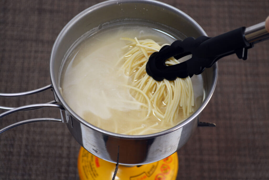 わずか1分で茹で上がる水漬けパスタ