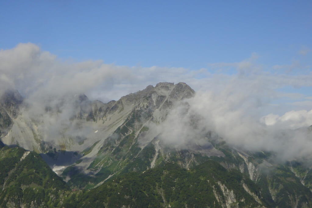 急変する山の天気