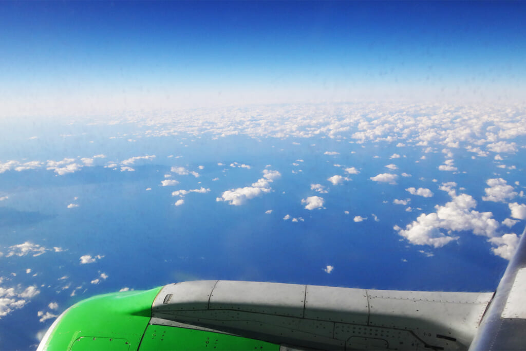 飛行機から見たうろこ雲