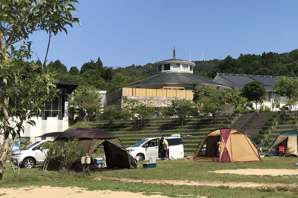 十二坊温泉ファミリーキャンプ場のテントサイト