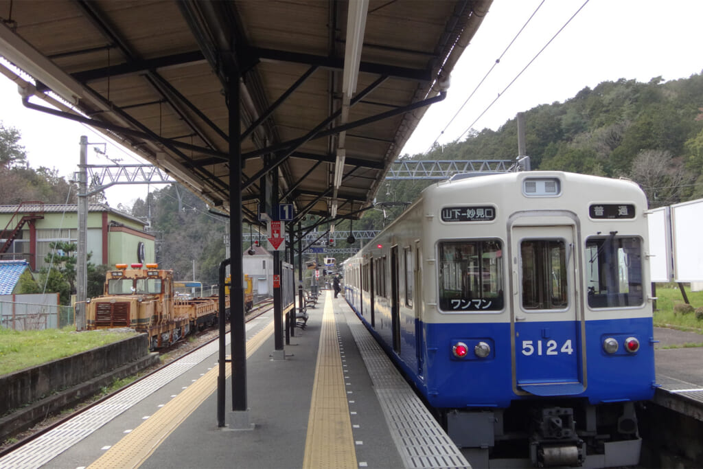 能勢電鉄の能勢妙見口駅