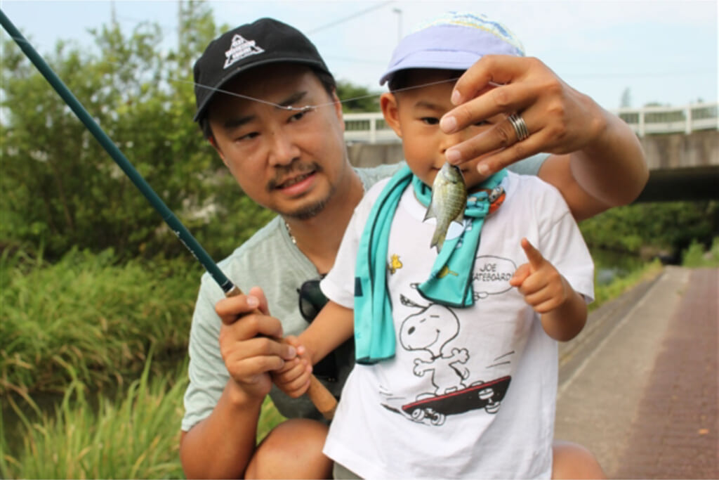 親子で日本伝統のテンカラ釣り