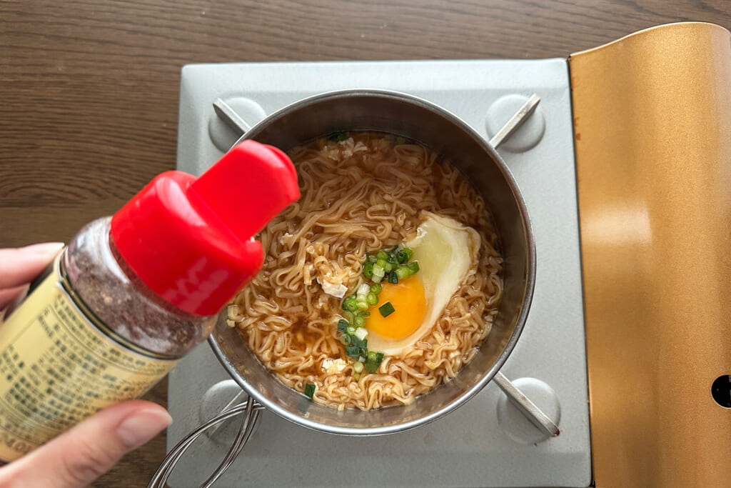 チキンラーメンにひと振りしたマキシマム