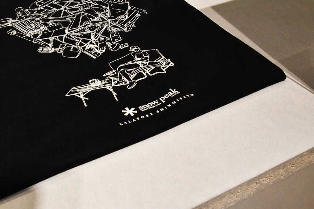 スノーピークららぽーと新三郷オープン記念のTシャツ