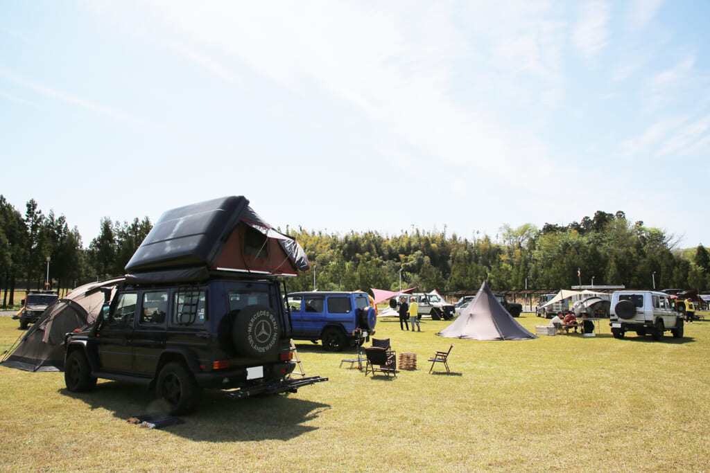 色とりどりのテントが並んだGELANDE CAMP SUMMIT