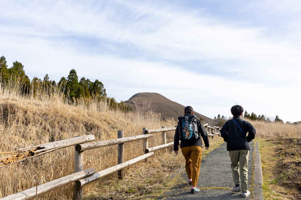 阿蘇の杵島岳をトレッキング