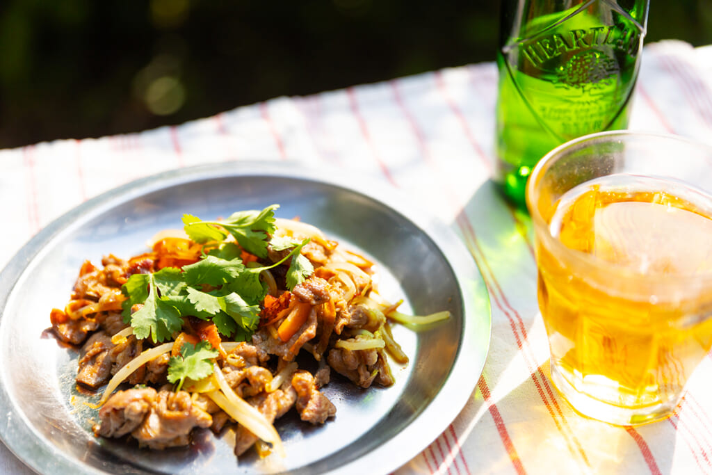 ビールがよく合うラム肉入りの野菜炒め