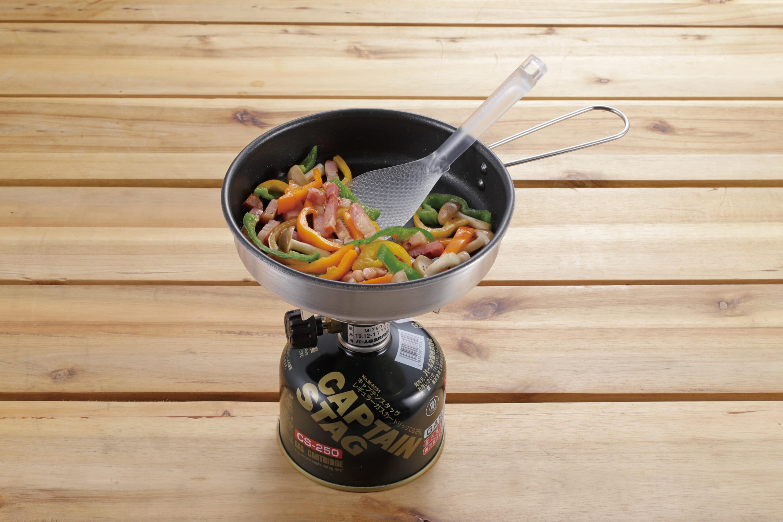 シャモジと侮るなかれ！ 炒め調理に大活躍の超軽量がうれしい「G-FLOAT