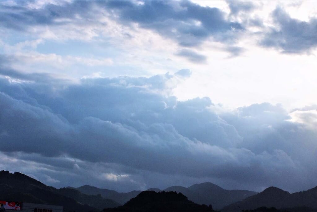 急に発達した雨雲