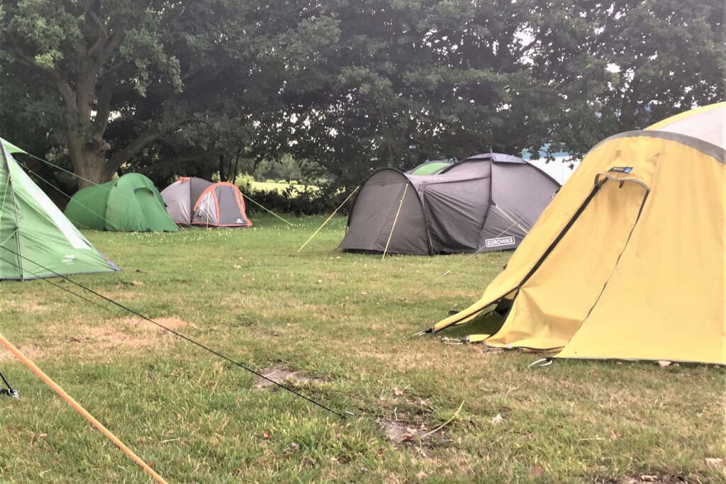雨のキャンプサイト