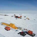 【画像】知っているようで知らない南極観測隊のリアル 【vol.04】分厚い氷床の上で、地球の息吹を感じるテント生活に迫る！ 〜 画像1