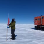 【画像】知っているようで知らない南極観測隊のリアル 【vol.05】氷の大平原を駆け抜ける「南極版キャンピングカー」雪上車の旅 〜 画像1