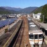 【画像】神秘と絶景の熊野古道を歩く vol.03 石畳の先に峠の眺望が待つ「熊野古道伊勢路.02」【近畿エリア】 〜 画像1