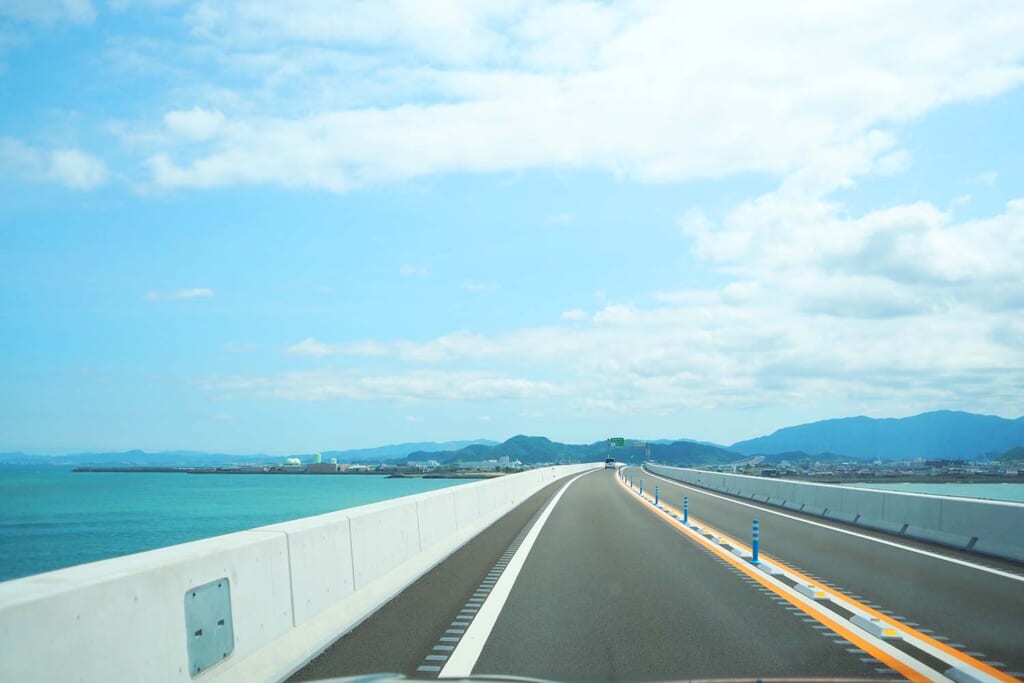 高速道路のドライブ