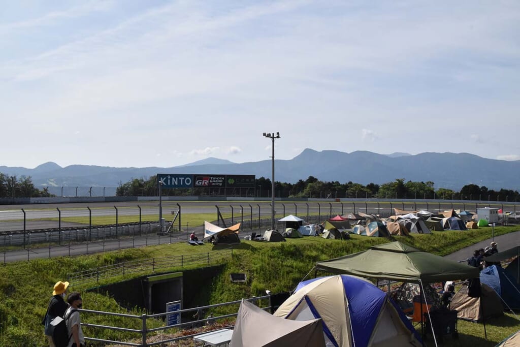 富士24時間レースのテント観戦エリア