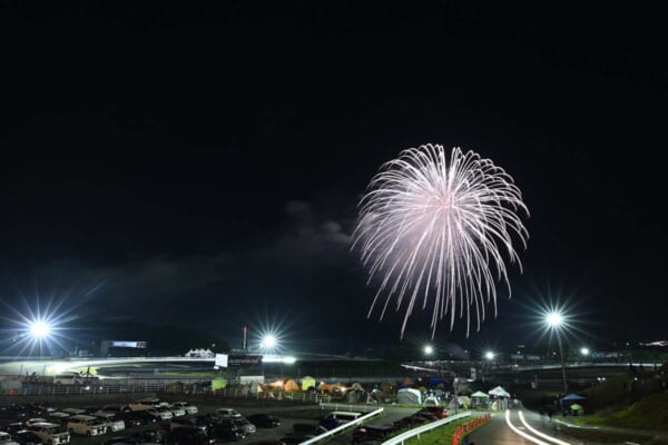 富士24時間レース恒例の打ち上げ花火