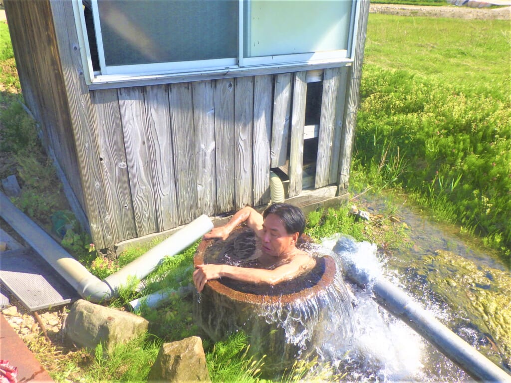 満澤温泉の土管の湯