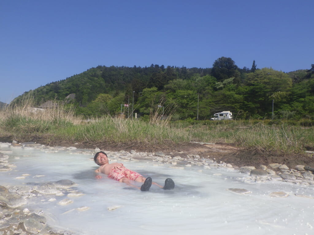 鳴子温泉駅前の野湯