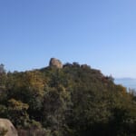 【画像】岩も登山者もニコニコに！  「晴れの国おかやま」を象徴する絵になる山頂へ【中国・四国エリア】 〜 画像1