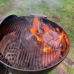 【画像】スライス肉は「バーベキュー」に非ず！　常識をくつがえすホントの「BBQ」は塊肉をワイルドに丸焼きすることにあり 〜 画像1