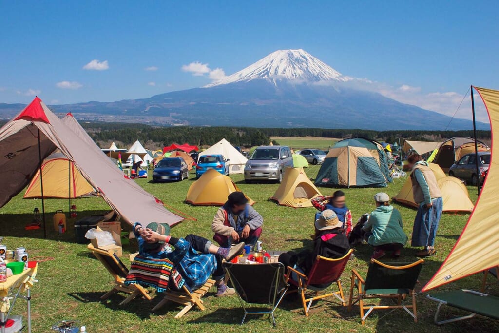 混雑するキャンプ場