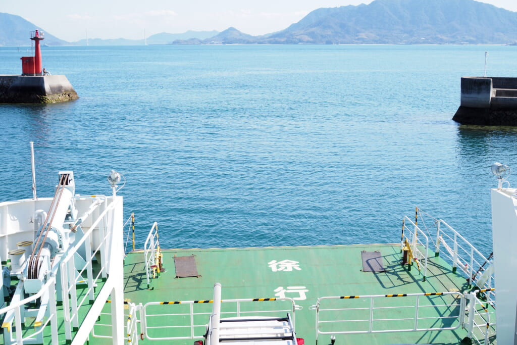 大久野島に渡るフェリー