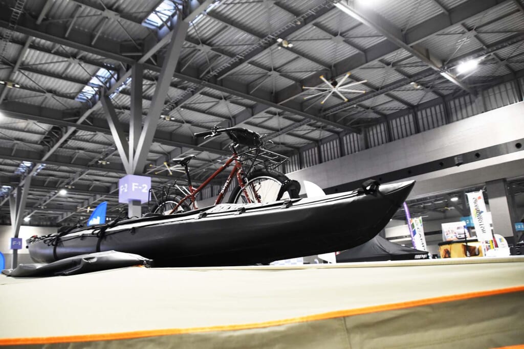 GX OUTDOOR JAPAN CONCEPTに積んだボートと自転車