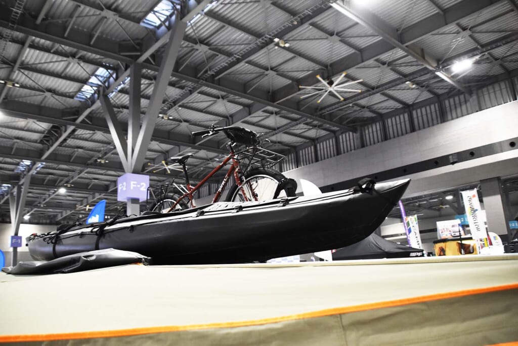 GX OUTDOOR JAPAN CONCEPTに積んだボートと自転車