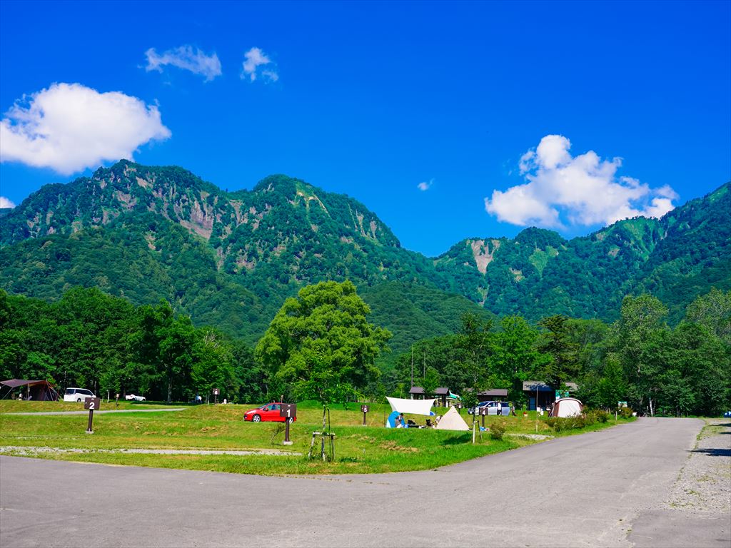 戸隠キャンプ場と戸隠連山