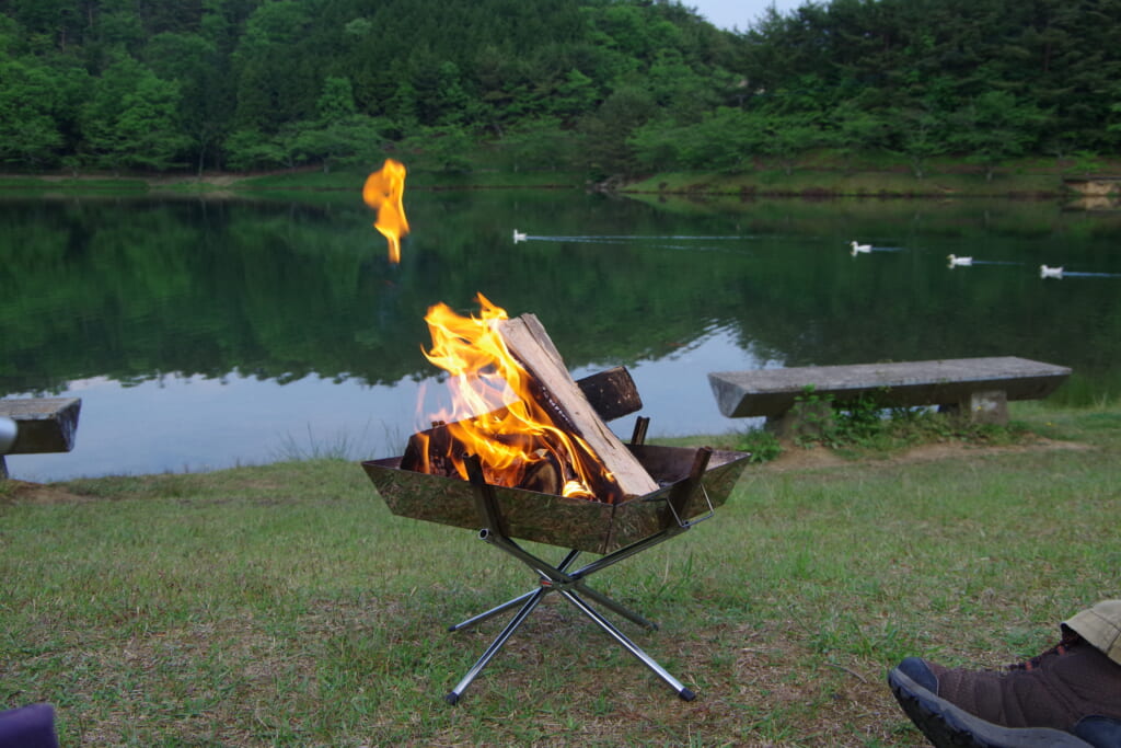 焚火台での焚き火