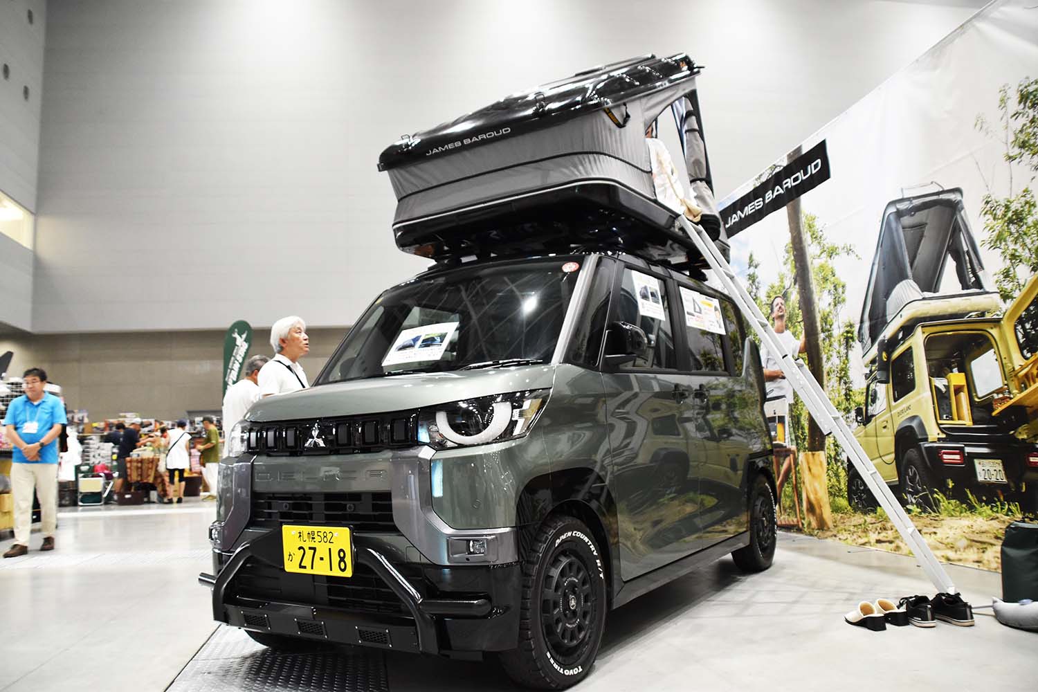 抜群の走破性に車中泊性能をプラス！ ルーフトップテントがもてなす車 