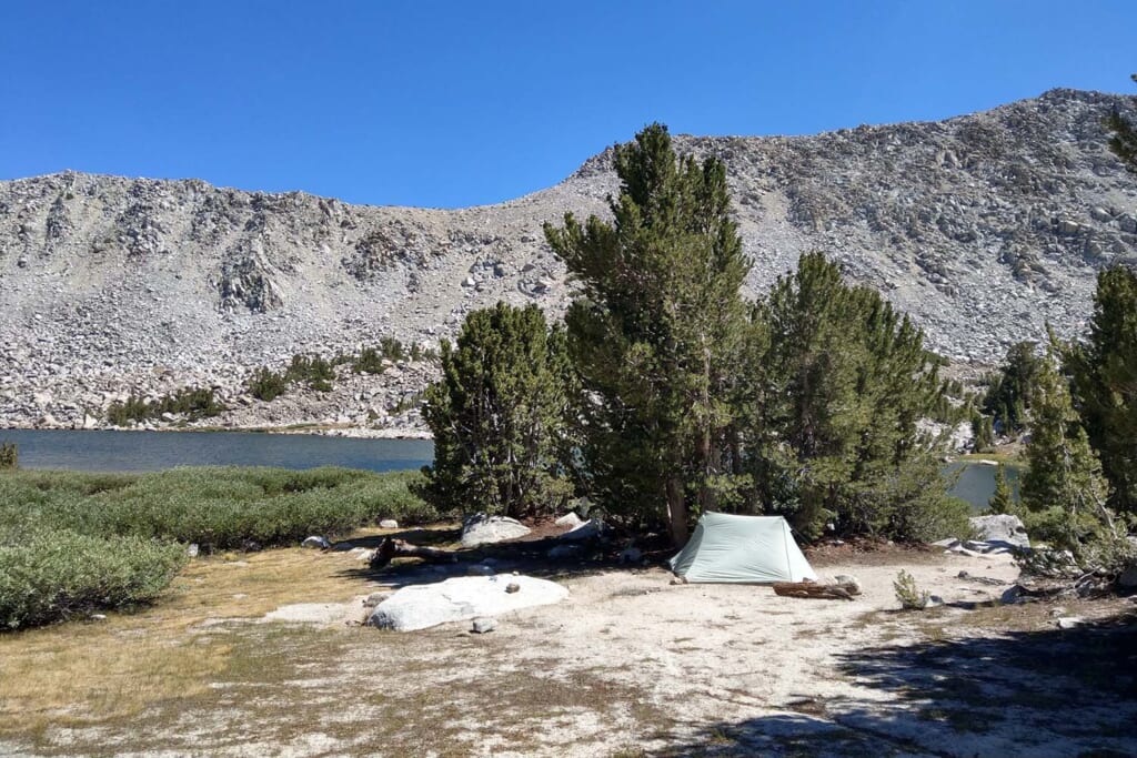 カリフォルニアの大自然に囲まれたキャンプ
