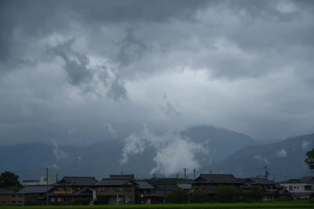 ちぎれ雲が飛んでいる片乱雲