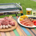 【画像】駅直結で手ぶらBBQを満喫！　オーシャンビューのロケーションで気心知れた仲間たちとBBQが堪能できる「ロゴスBBQスタジアム＆カフェ」 〜 画像1