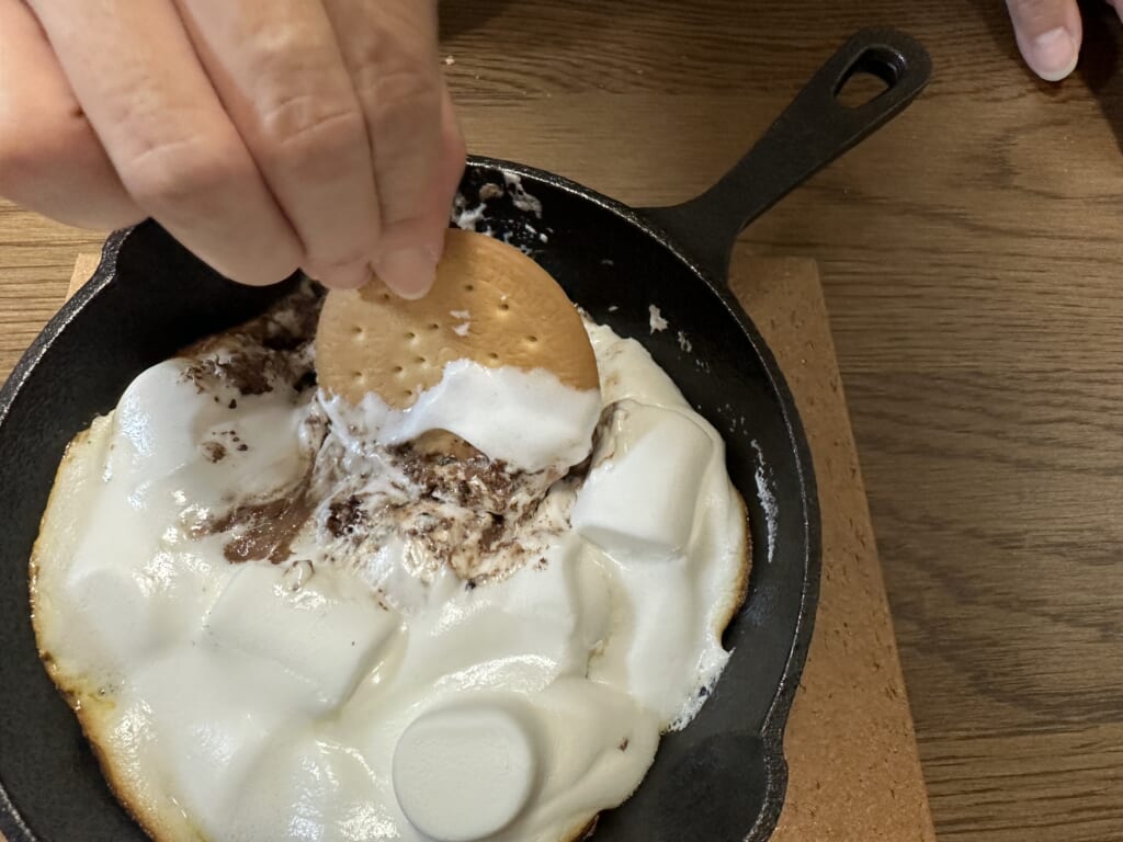 チョコとマシュマロのスモア