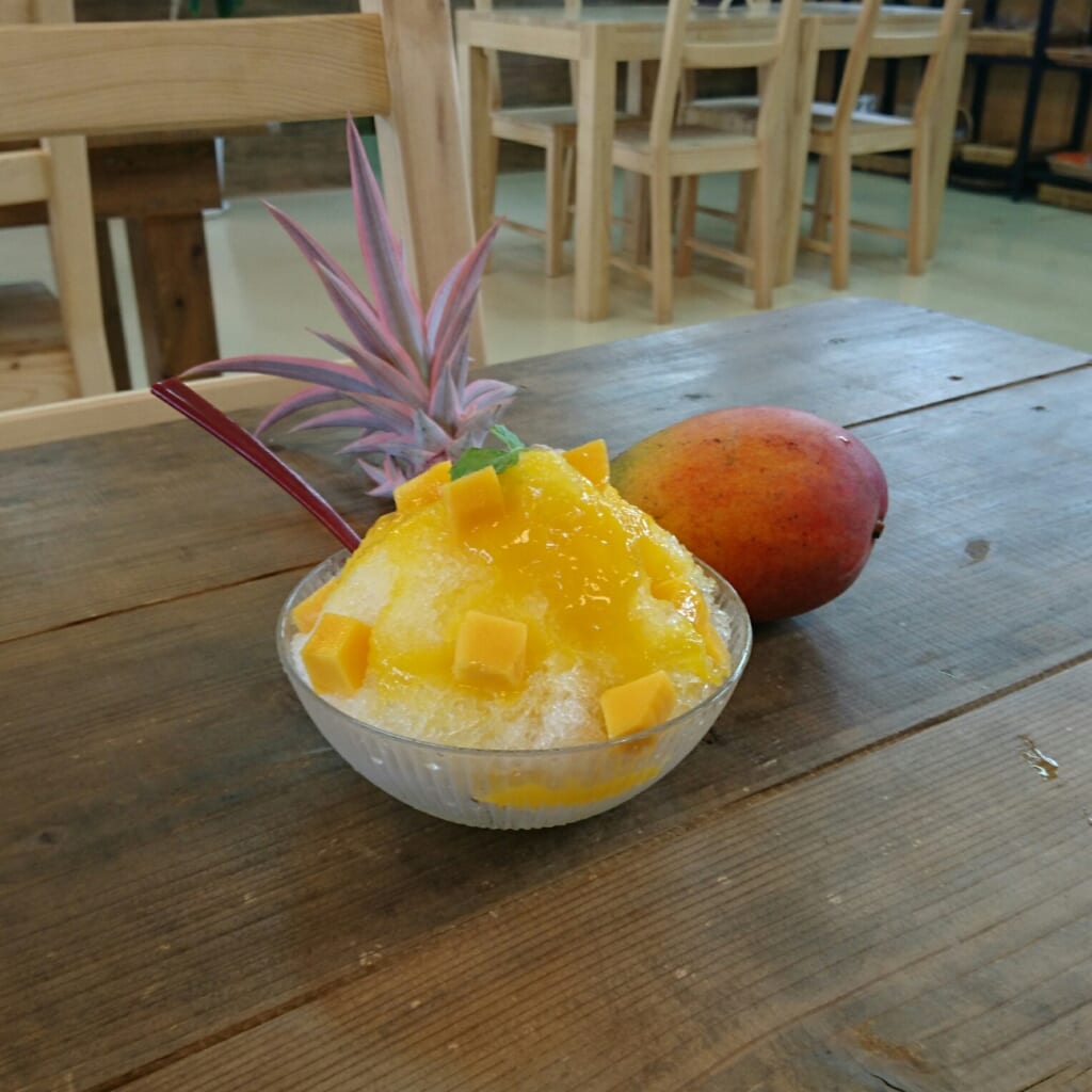 又吉コーヒー園のマンゴーかき氷