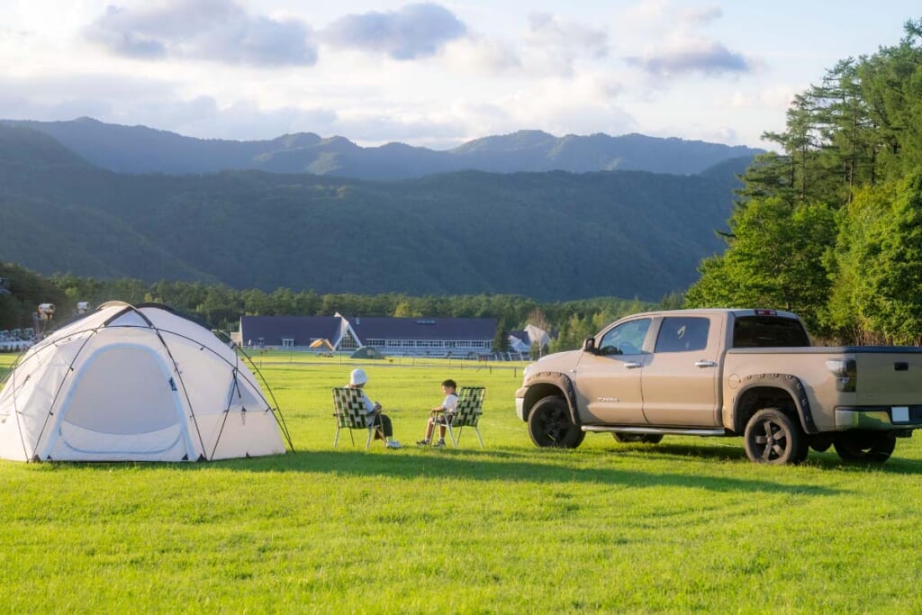 HUNTER MOUNTAIN CAMPING PARKの広々とした区画サイト