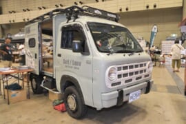 BUGTRUCK PANELVAN R-faceのフロントスタイル