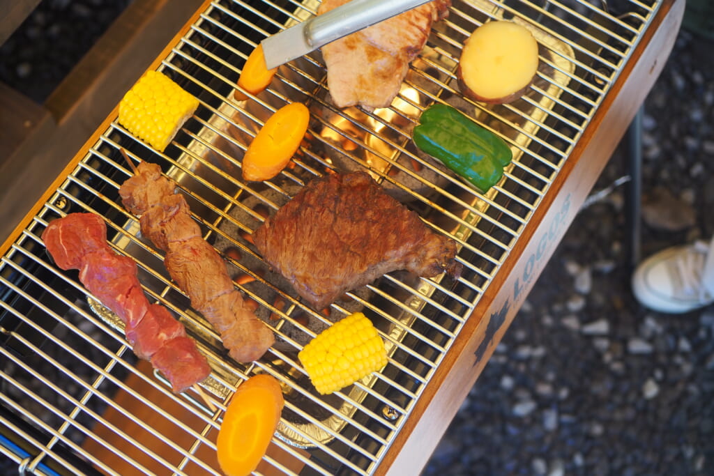 山梨県のグランピング「ミューの森」のBBQ