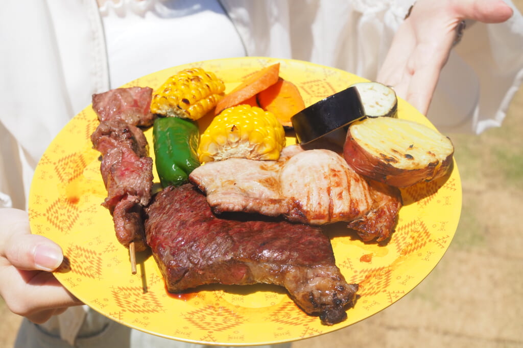 山梨県のグランピング「ミューの森」のBBQ