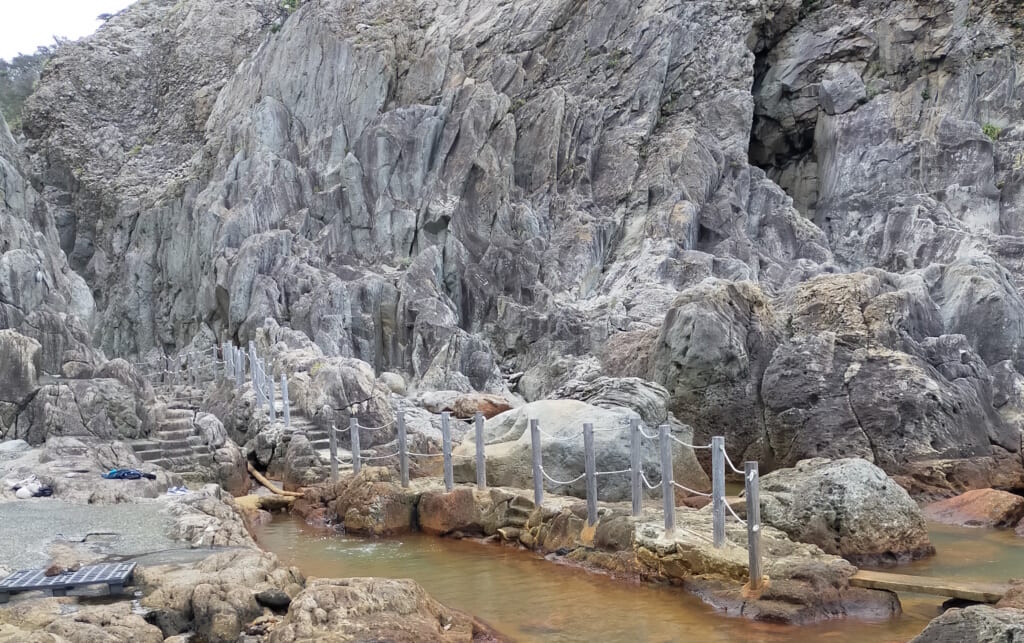 地鉈温泉