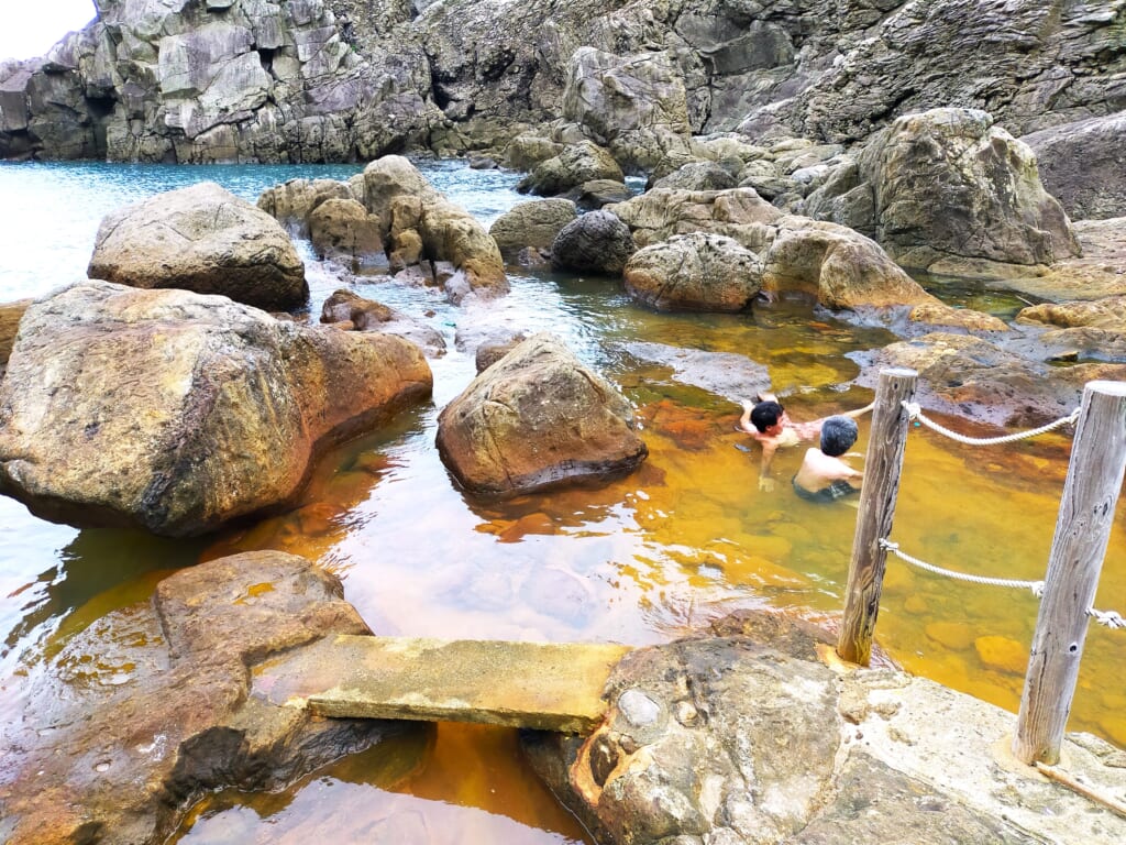 地鉈温泉