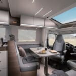 【画像】北海道の大自然と贅沢旅を両立！　憧れの最高級輸入車キャンピングカーをレンタルして「クルマ旅」に出発　 〜 画像1