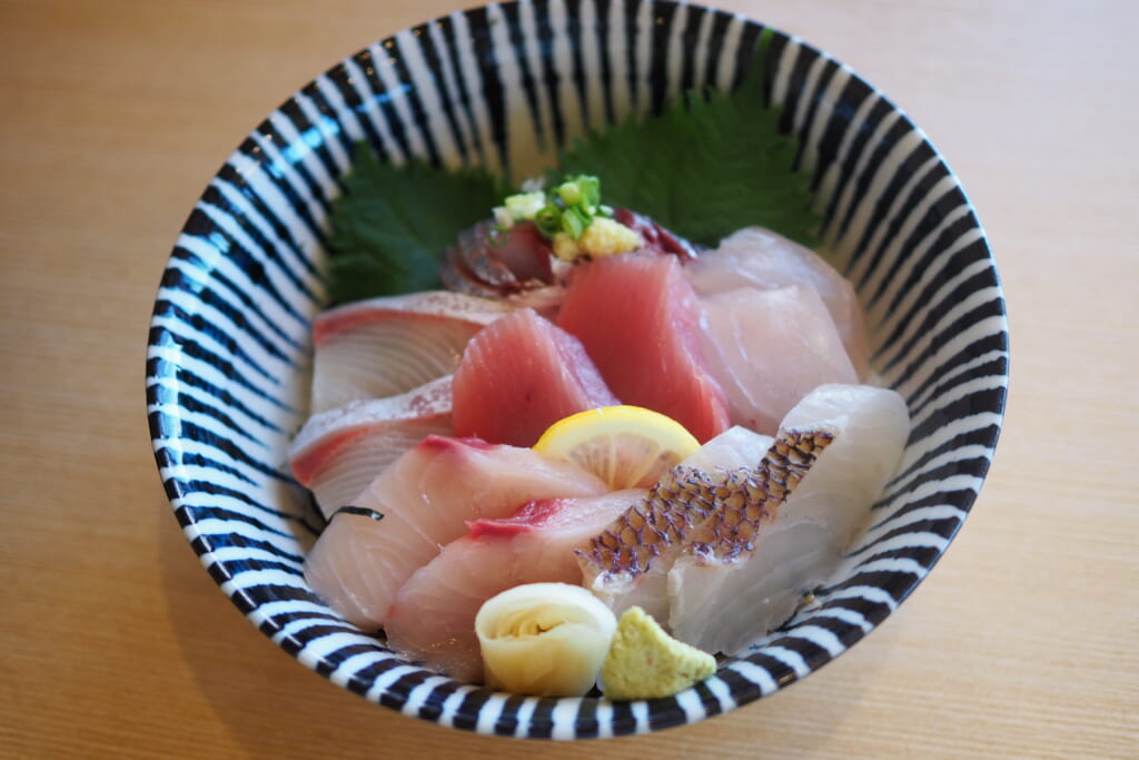 「海女の小屋 海上亭」のさざ波丼