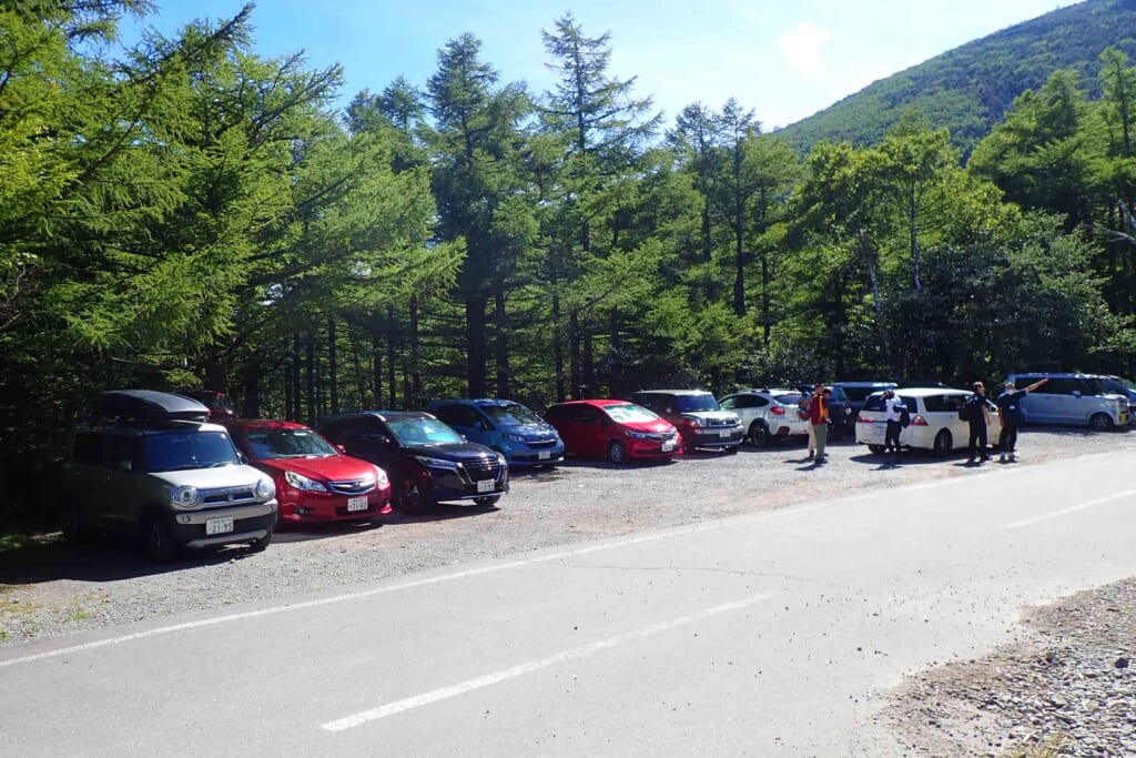 蓼科山登山口の駐車場