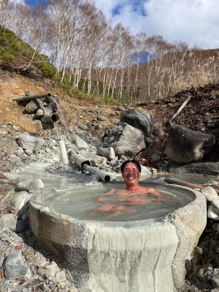 平床大噴泉下の土管の湯