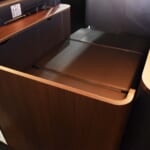 【画像】載せるだけで車中泊仕様の出来上がり!?「ハイエース用取り外し式内装キット」の中身とは 〜 画像1