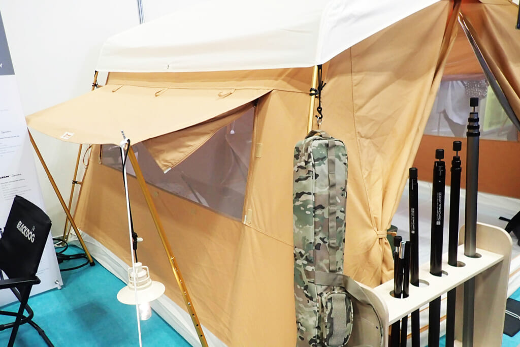 韓国メーカーPREMOURのテント