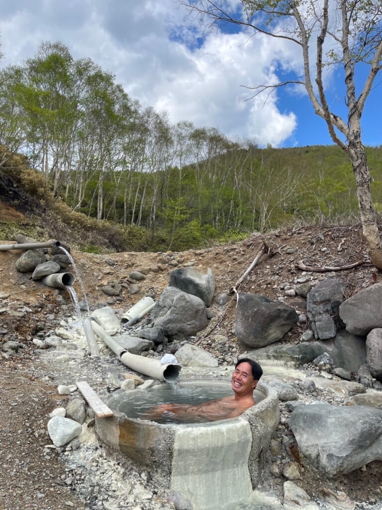 平床大噴泉下の土管の湯